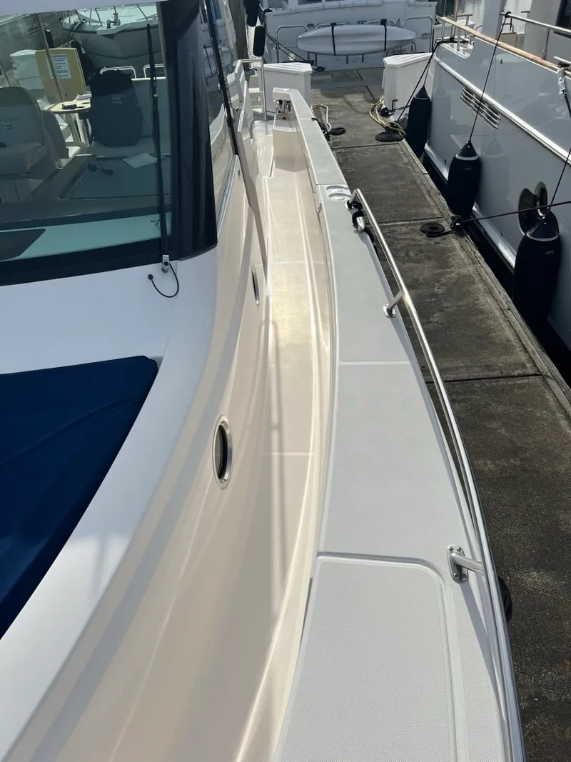 Slide: The Image of 2016 Tiara 44 Express Coupe - 3304461