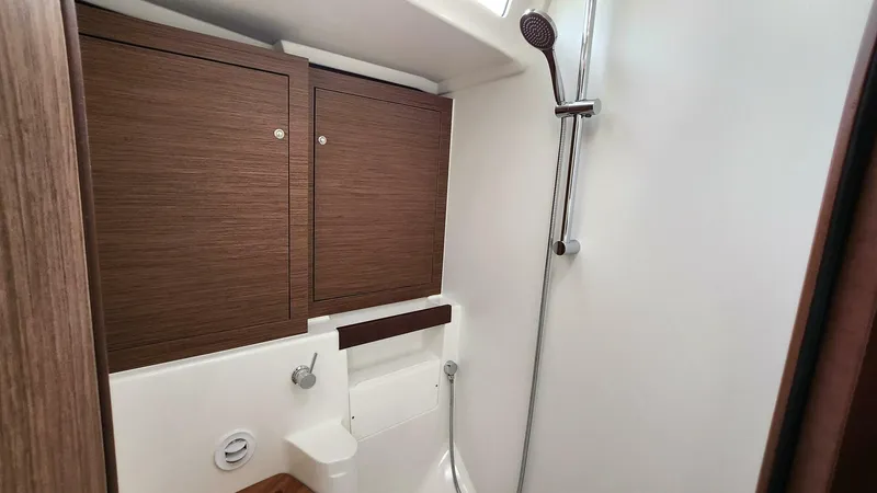 Slide: The Image of 2024 Beneteau Oceanis 51.1 Shower - 4917949