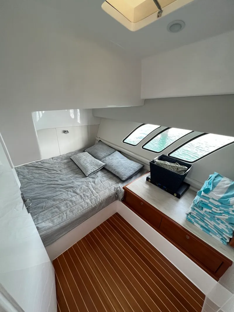 Slide: The Image of Intrepid 475 Sport Yacht 2019 - 3314061