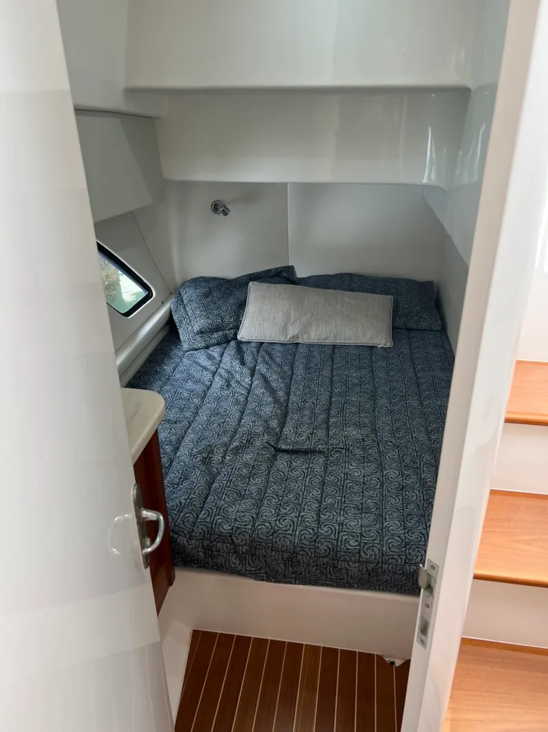 Slide: The Image of Intrepid 475 Sport Yacht 2019 - 3314072