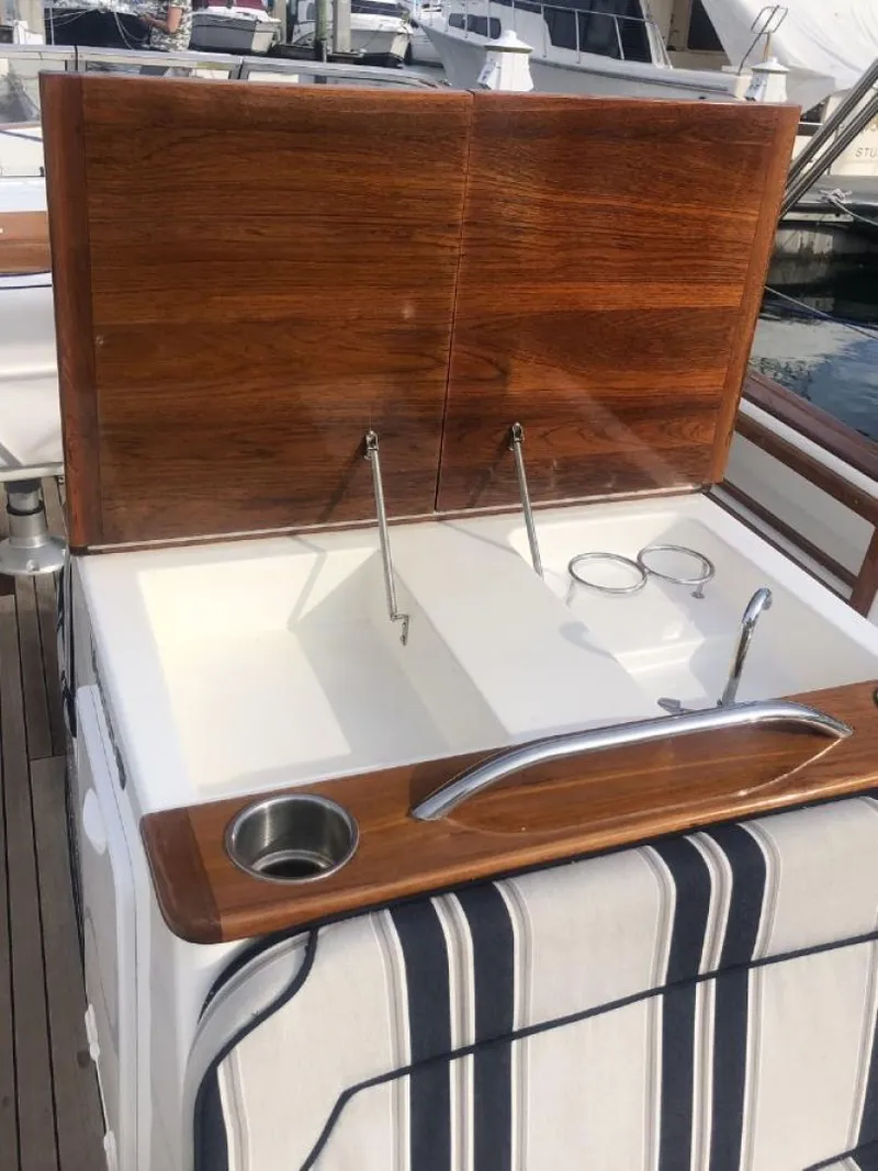 Slide: The Image of Vanquish 26 Runabout 2016 - 3330425