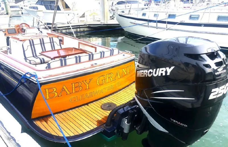 Slide: The Image of Vanquish 26 Runabout 2016 - 3330419