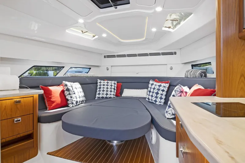 Slide: The Image of Intrepid 477 Evolution 2020 - 3337219