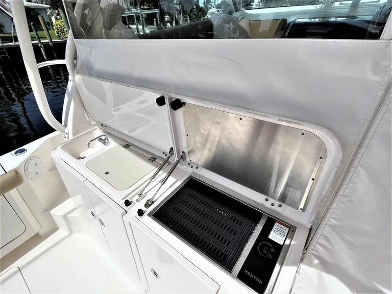 Slide: The Image of Pursuit OS 385 Offshore 2016 - 3331109