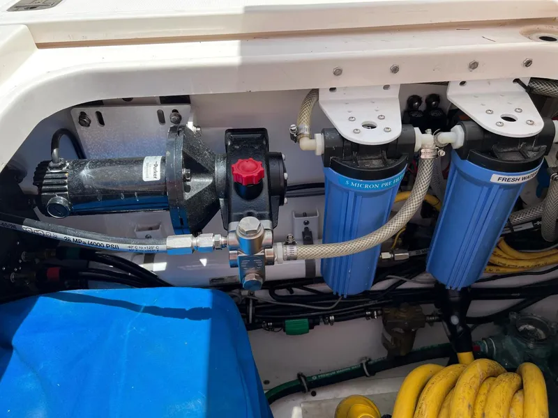 Slide: The Image of Pursuit OS 385 Offshore 2016 - 3331124