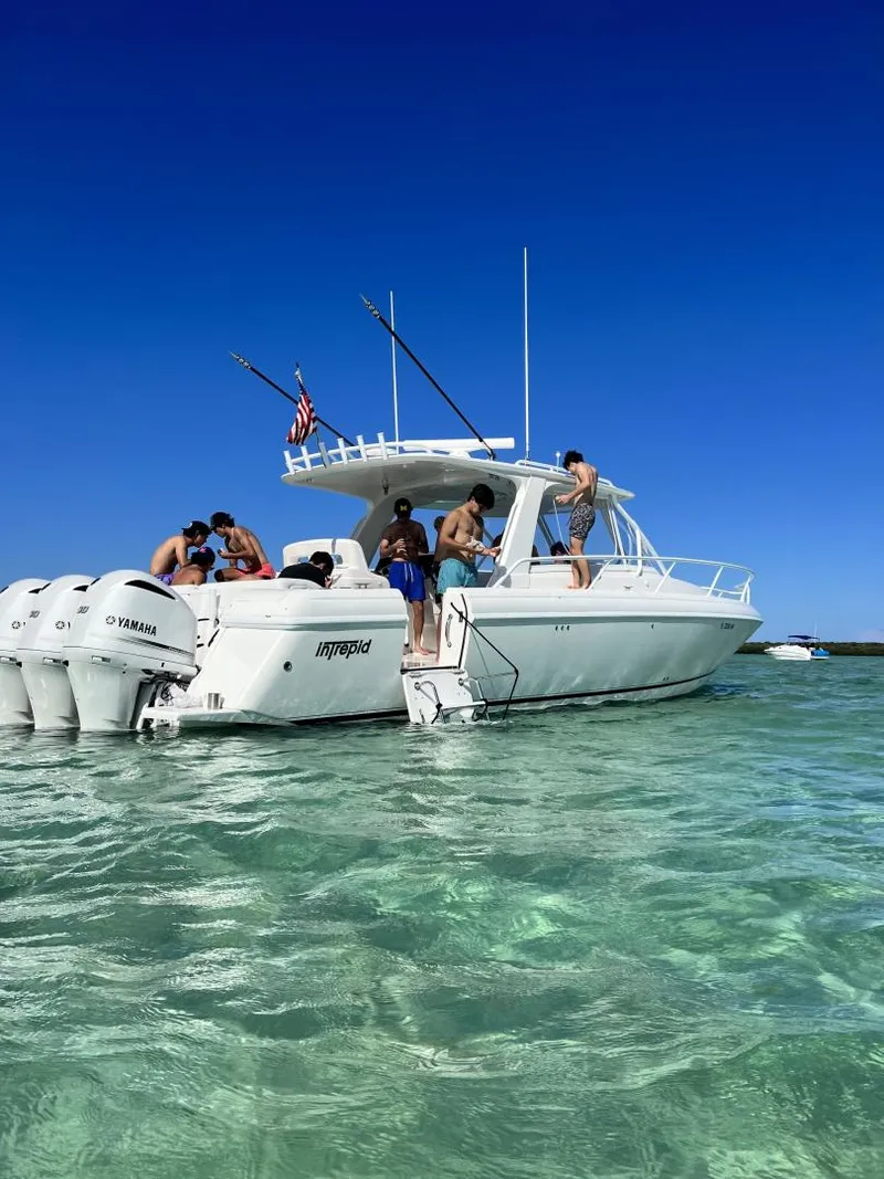 The Image of Intrepid 390 Sport Yacht 2008 - 3332436