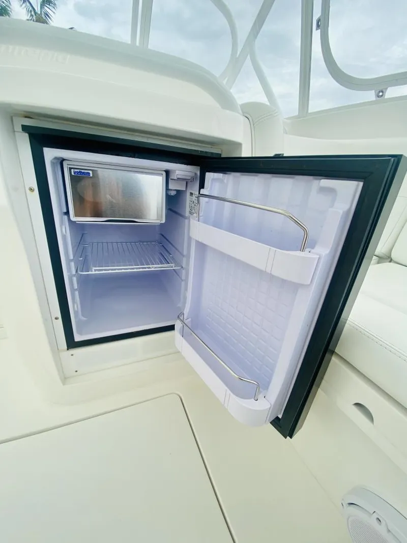 Slide: The Image of Intrepid 390 Sport Yacht 2008 - 3332481