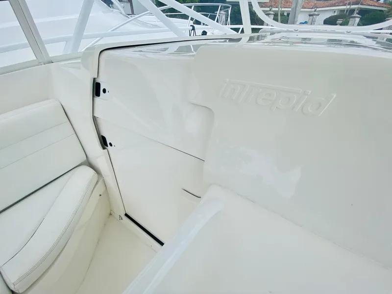 Slide: The Image of Intrepid 390 Sport Yacht 2008 - 3332500