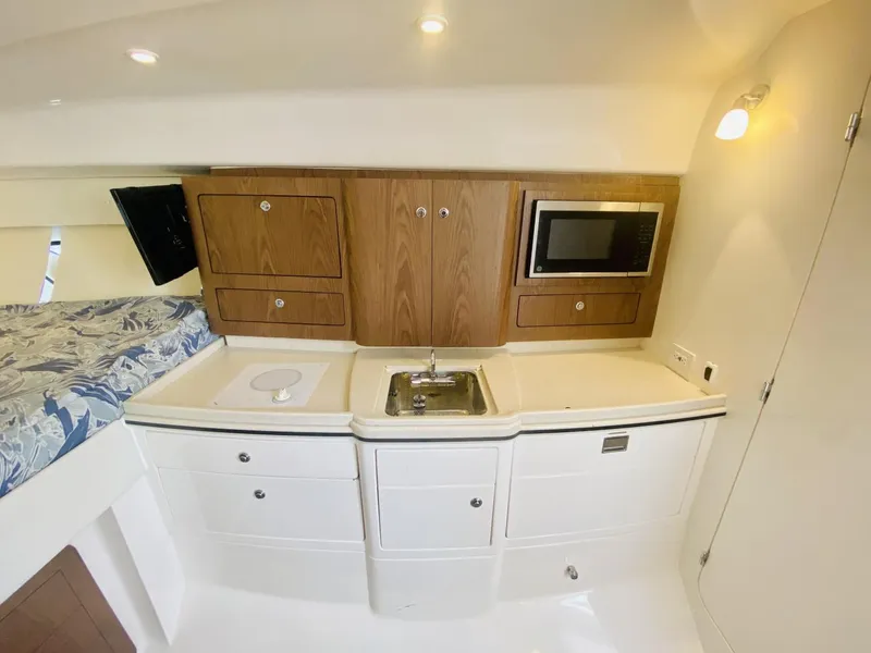 Slide: The Image of Intrepid 390 Sport Yacht 2008 - 3332509