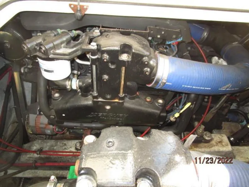 Slide: The Image of 30' Pursuit starboard main engine - 3518302