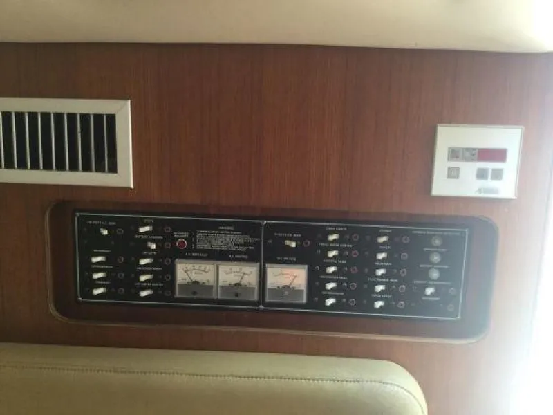 Slide: The Image of 30' Pursuit electrical panel - 3344230