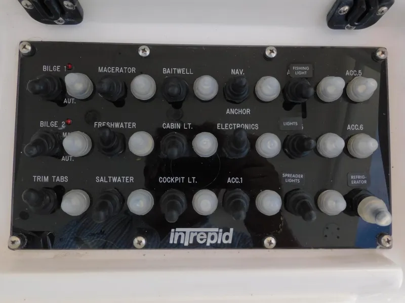 Slide: The Image of Intrepid 37 2003 - 3338104