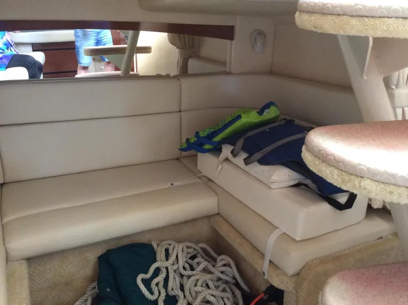 Slide: The Image of Sea Ray 320 2003 - 3350300