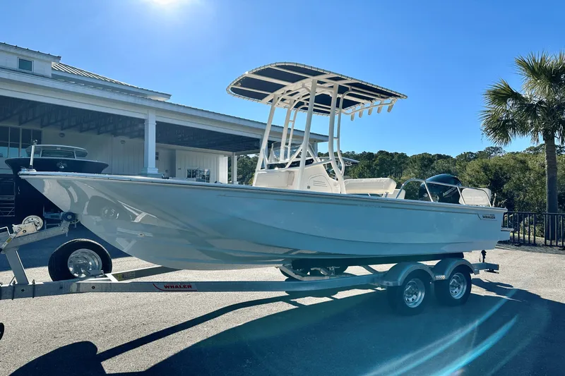 Slide: The Image of Boston Whaler 190 Montauk 2025 - 2