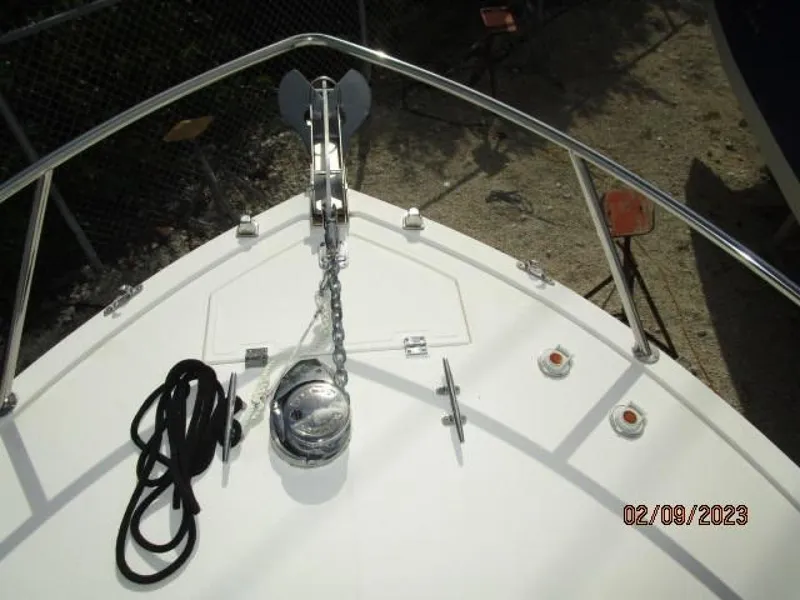 Slide: The Image of 25' Carolina Classic anchor windlass - 3595912