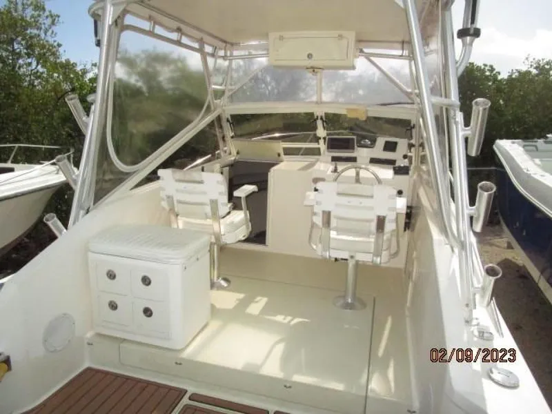 Slide: The Image of 25' Carolina Classic cockpit forward - 3595915