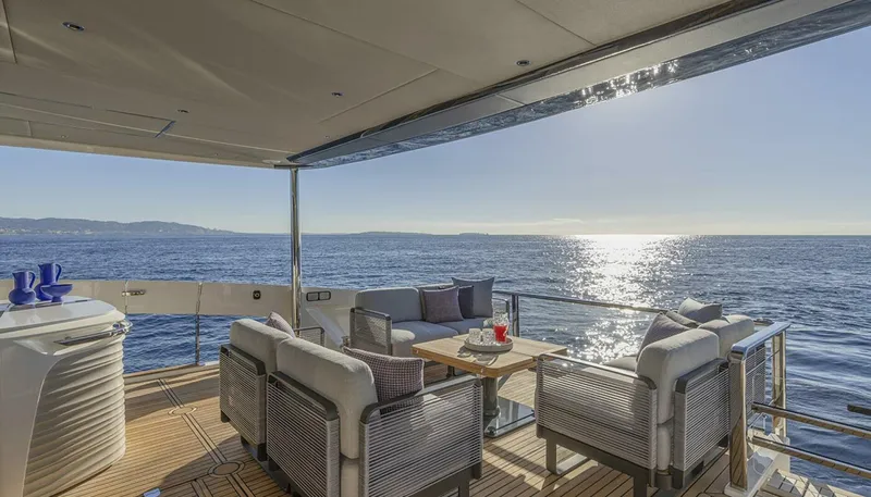 Slide: The Image of Absolute Navetta 75 2027 - 5552187