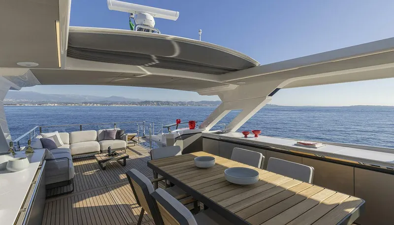 Slide: The Image of Absolute Navetta 75 2027 - 5552190