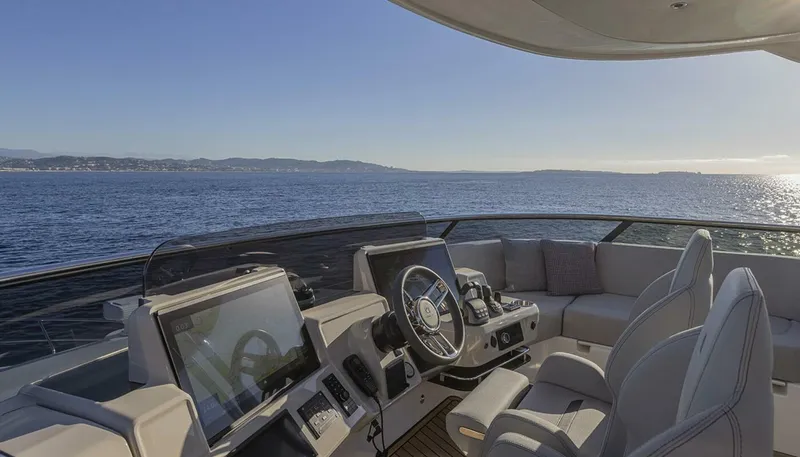 Slide: The Image of Absolute Navetta 75 2027 - 5552185