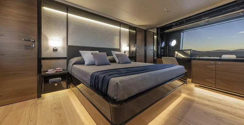 Slide: The Image of Absolute Navetta 75 2027 - 5552219