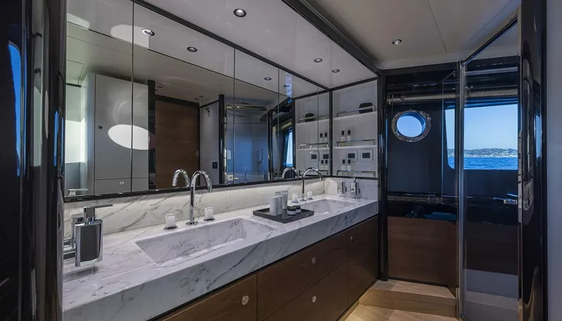 Slide: The Image of Absolute Navetta 75 2027 - 5552198