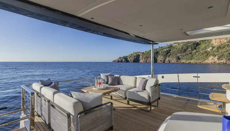 Slide: The Image of Absolute Navetta 75 2027 - 5552182