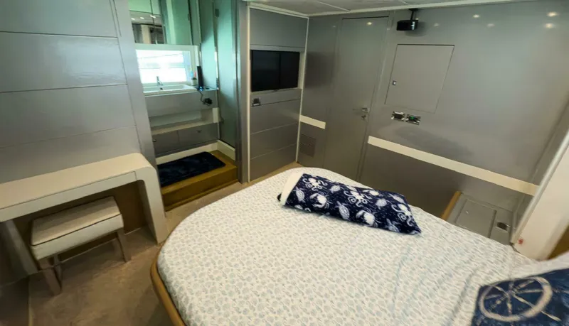 Slide: The Image of Azimut Atlantis 2013 - 5377384