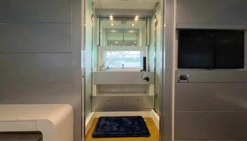 Slide: The Image of Azimut Atlantis 2013 - 5377392