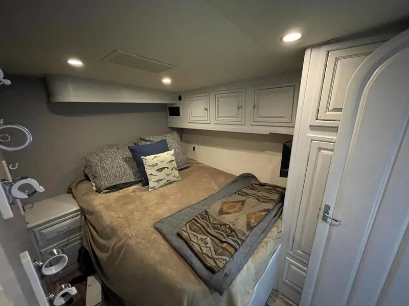 Slide: The Image of Custom Carolina Lewis Brothers 54 Flybridge S/F 1995 - 3371114