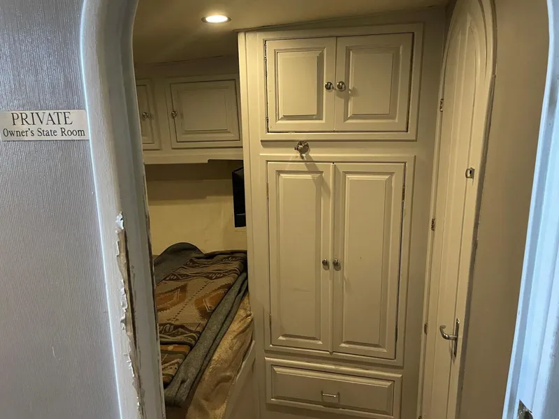 Slide: The Image of Custom Carolina Lewis Brothers 54 Flybridge S/F 1995 - 3371116