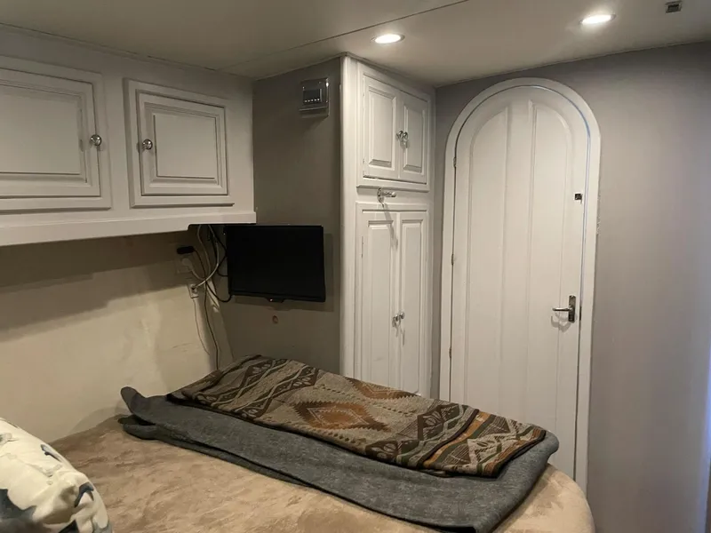 Slide: The Image of Custom Carolina Lewis Brothers 54 Flybridge S/F 1995 - 3371117