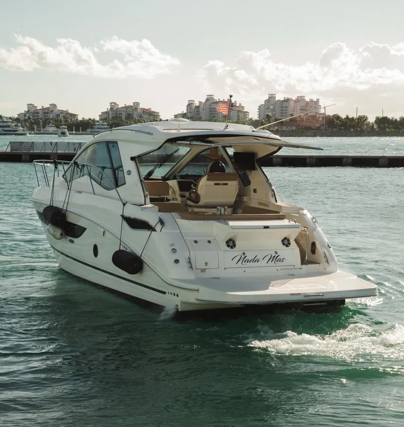 Slide: The Image of Sea Ray Sundancer Coupe 2019 - 3509619