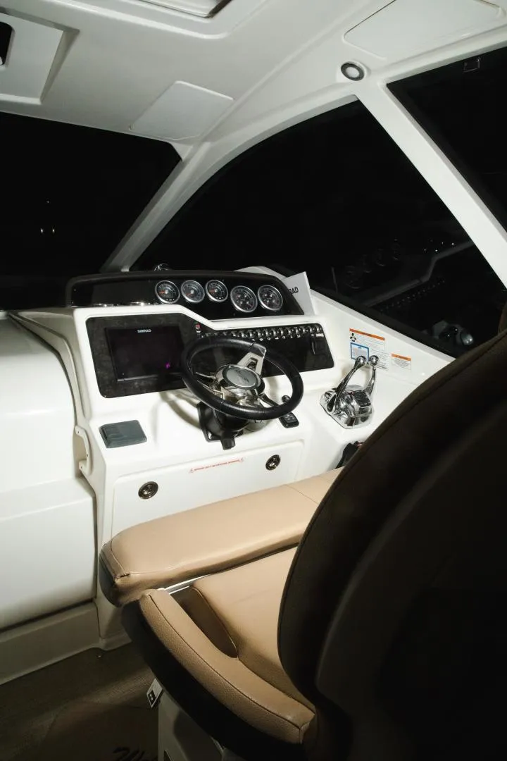 Slide: The Image of Sea Ray Sundancer Coupe 2019 - 3509626