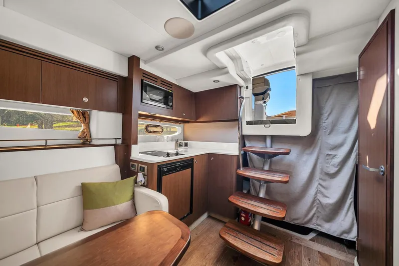 Slide: The Image of Sea Ray Sundancer Coupe 2019 - 3509629