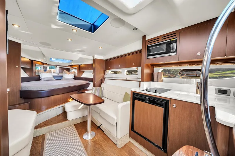 Slide: The Image of Sea Ray Sundancer Coupe 2019 - 3509631