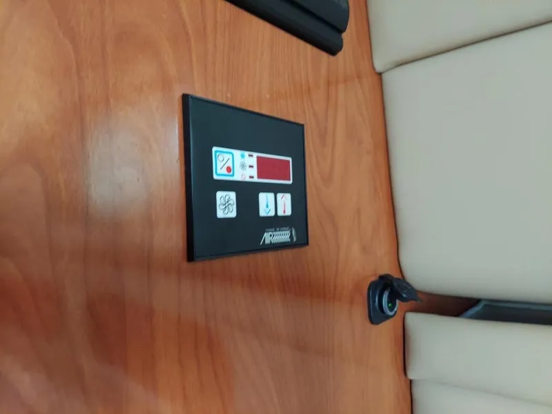 Slide: The Image of Rinker 342 Fiesta Vee 2004 - 3398776