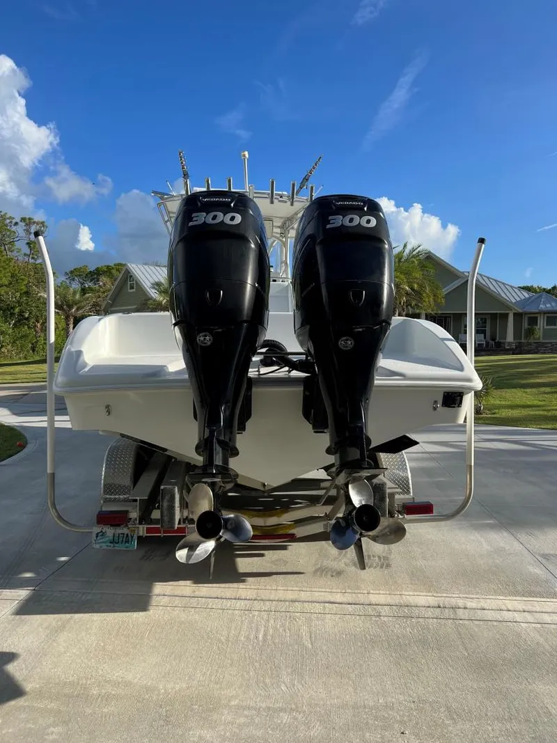 Slide: The Image of Yellowfin Center Console 2016 - 3402229