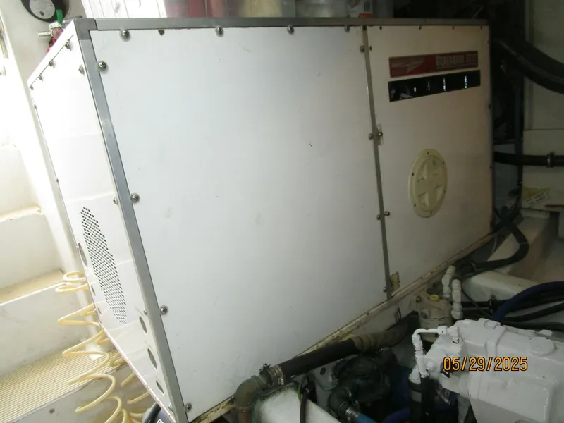 Slide: The Image of 58' West Bay generator soundbox  - 5412761