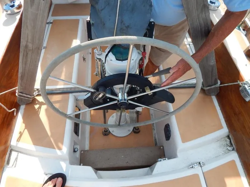 Slide: The Image of Heritage Yacht Intrepid 35 1976 - 3605971