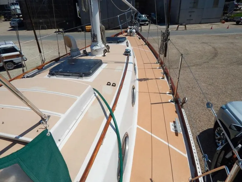 Slide: The Image of Heritage Yacht Intrepid 35 1976 - 3605991