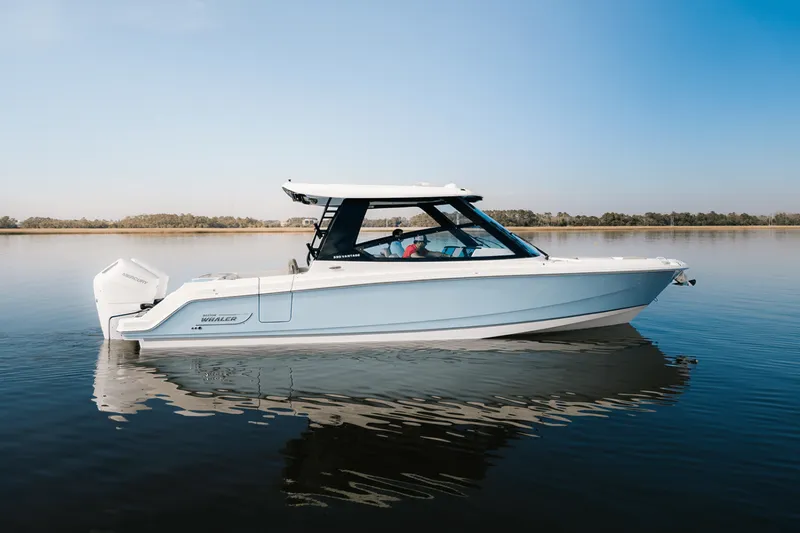 The Image of Boston Whaler 330 Vantage 2025 - 0
