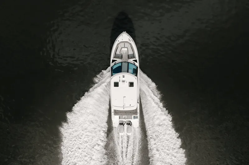 Slide: The Image of Boston Whaler 330 Vantage 2025 - 12