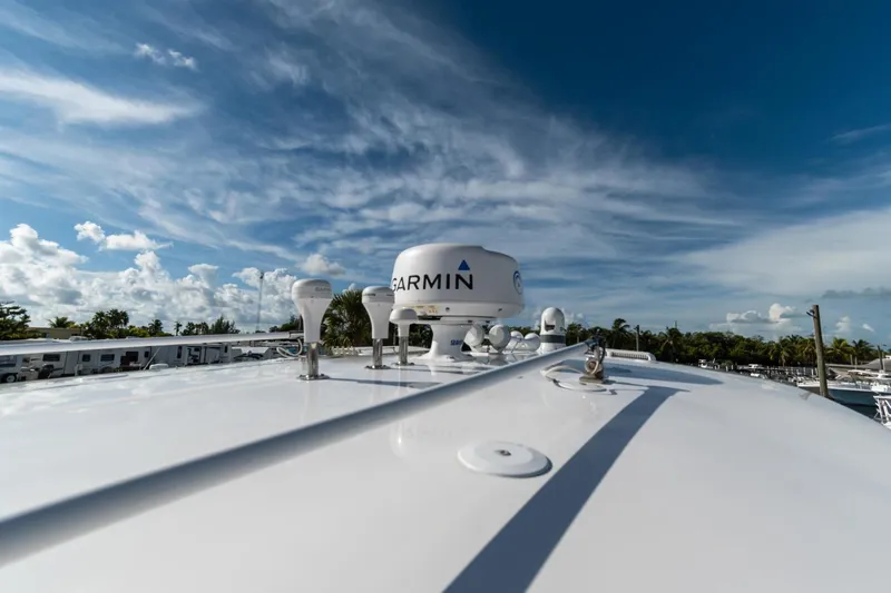 Slide: The Image of Intrepid 32 Double G - Radar/GPS/Antennas 2015 32 Intrepid 327 Double G - 3457119