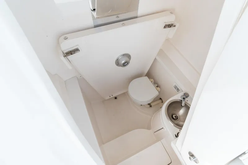 Slide: The Image of Intrepid 32 Double G - Head 2015 32 Intrepid 327 Double G - 3457138