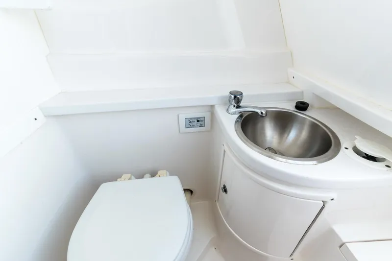 Slide: The Image of Intrepid 32 Double G - Head 2015 32 Intrepid 327 Double G - 3457139