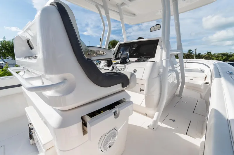 Slide: The Image of Intrepid 32 Double G - Helm 2015 32 Intrepid 327 Double G - 3457145