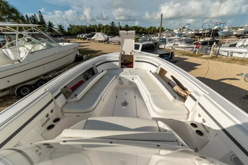 Slide: The Image of Intrepid 32 Double G - Storage Space 2015 32 Intrepid 327 Double G - 3457153