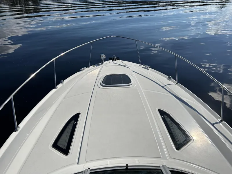 Slide: The Image of 2009 Sea Ray 310 Sundancer  Andrews Place Bow - 3538310