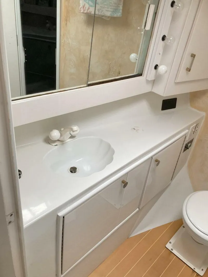 Slide: The Image of Ocean Yachts 48 Super Sport Convertible 1988 - 5100548