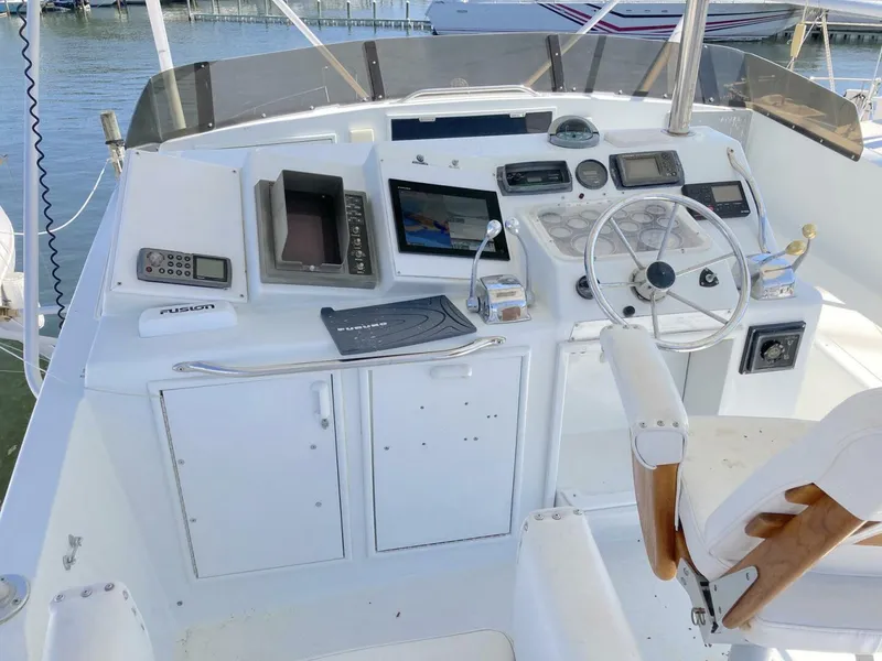 Slide: The Image of Ocean Yachts 48 Super Sport Convertible 1988 - 5100557